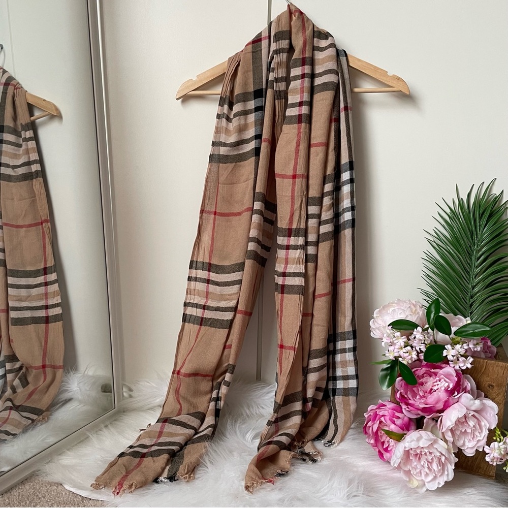 Lightweight Check Scarf